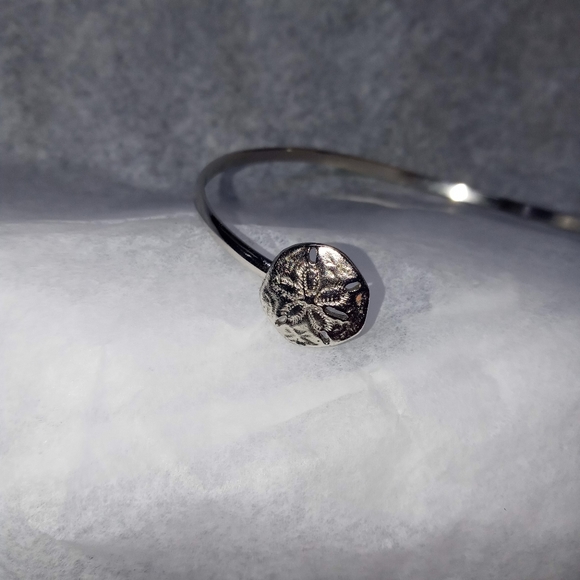 Sand dollar & Anchor bracelets - Picture 5 of 6